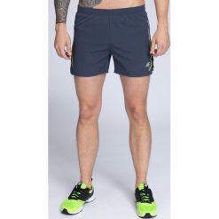 Spodenki treningowe męskie SKMF262 - ciemny szary. Krótkie spodenki sportowe marki 4F. Za 79.99 zł.
