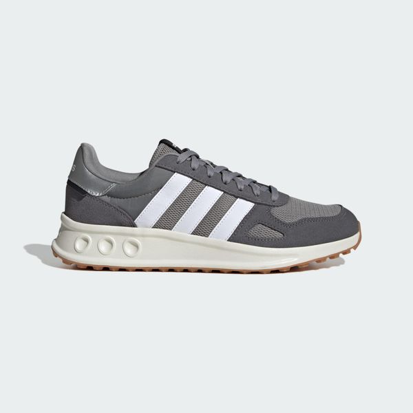 Buty Run 84. Białe buty do biegania Adidas, bez wzorów, bez zapięcia. Za 349.00 zł.