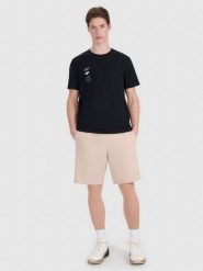 4F Spodenki dresowe męskie - beżowe S. Brązowe krótkie spodenki sportowe 4F, l, bez wzorów, z bawełny. Za 149.99 zł.