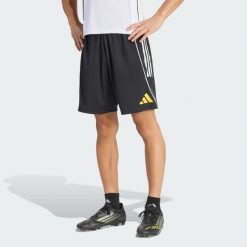 Szorty treningowe adidas Real Madrid Avengers 25/26 Tiro25 Competition. Białe krótkie spodenki sportowe Adidas, bez wzorów, sportowe. Za 199.00 zł.