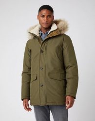 ZIMOWA KURTKA WRANGLER PARKA JACKET IVY GREEN W4D0WXXIX 112141353. Zielone kurtki Wrangler, na zimę, l, bez wzorów, bez kaptura. Za 459.99 zł.