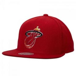 Męska Czapka Z Daszkiem Team Ground 2.0 Miami Heat Snapback Cap. Czerwone czapki z daszkiem NBA, bez wzorów. Za 256.99 zł.