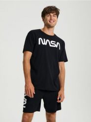 Piżama dwuczęściowa NASA - czarny. Czarne piżamy Sinsay, l, bez wzorów, bez ramiączek. Za 49.99 zł.