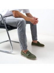 British Passport Skórzane mokasyny "Penny" w kolorze zielonym rozmiar: 41. Zielone botki sznurowane British Passport, bez wzorów, bez obcasa, bez zapięcia. Za 347.99 zł.