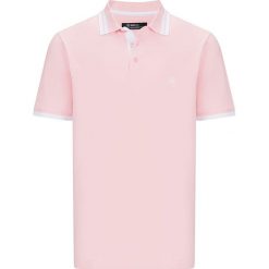 Koszulka polo w kolorze różowym. Bezrękawniki marki RNT23. W wyprzedaży za 69.95 zł.