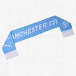 Szalik piłkarski Manchester City 24/25. Szaliki Puma, bez wzorów. W wyprzedaży za 59.99 zł.