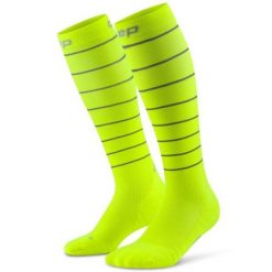 Męskie długie skarpety do biegania kompresyjne odblaskowe PRO Run CEP. Żółte odzież kompresyjna CEP, l, bez wzorów, z dzianiny, do biegania. Za 244.00 zł.