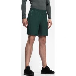Spodenki treningowe męskie SKMF252 - ciemna zieleń. Krótkie spodenki sportowe marki 4F. W wyprzedaży za 49.99 zł.