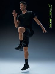 4F Krótkie legginsy treningowe kompresyjne męskie 4F x Robert Lewandowski L. Czarne legginsy długie sportowe 4F, l, bez wzorów, na fitness i siłownię. W wyprzedaży za 129.99 zł.