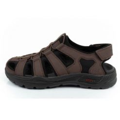 Sandały Skechers Arch Fit 204348/CHOC brązowe. Brązowe sandały ze skóry ekologicznej, bez zapięcia. Za 365.58 zł.