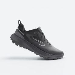 Buty do biegania męskie Kiprun JF 190 Grip. Czarne buty do biegania KALENJI, bez wzorów, bez zapięcia, do biegania. Za 189.99 zł.