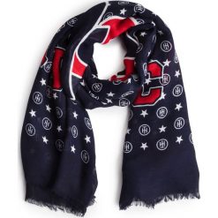 Chusta TOMMY HILFIGER - Logo Mascot Square AW0AW06637 901. Szaliki marki Tommy Hilfiger. Za 229.00 zł.