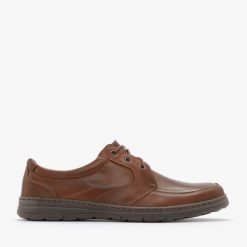 Brązowe sznurowane półbuty ANTHONY. Brązowe eleganckie półbuty Ryłko, bez wzorów, ze skóry, bez obcasa, bez zapięcia. W wyprzedaży za 249.99 zł.