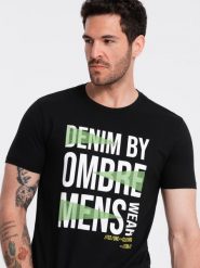 Męski bawełniany t-shirt z dużym napisem – czarny V2 OM-TSPT-0193 - XXL. Czarne t-shirty Ombre Clothing, l, bez wzorów, z bawełny, bez kołnierzyka, bez ramiączek. W wyprzedaży za 29.99 zł.