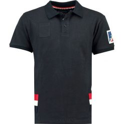 Koszulka polo "Kastar" w kolorze granatowym. Niebieskie koszulki polo sportowe marki Stone Goose, z aplikacjami, z bawełny, bez kołnierzyka, bez ramiączek. W wyprzedaży za 98.95 zł.