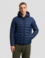 KURTKA PRZEJŚCIOWA MĘSKA LEE PUFFER JACKET RIVET NAVY 112386311. Niebieskie kurtki Lee, m, bez wzorów, bez kaptura. Za 329.99 zł.
