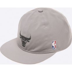 Adidas Originals - Czapka. Czapki z daszkiem marki adidas Originals. W wyprzedaży za 69.90 zł.