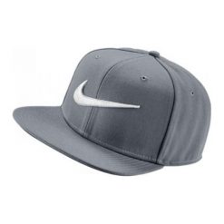 CZAPKA PRO SWOOSH. Czapki z daszkiem marki Nike. W wyprzedaży za 59.99 zł.