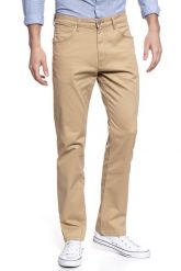 WRANGLER ARIZONA SAND W12OW358N 112126483. Spodnie materiałowe Wrangler, l, bez wzorów, z materiału. Za 209.99 zł.
