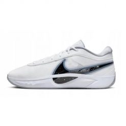 Buty koszykarskie męskie Nike Giannis Freak 6. Białe buty turystyczne Nike, bez wzorów, z materiału, bez zapięcia, do koszykówki. Za 677.00 zł.