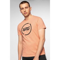 T-shirt męski TSM240 - łososiowy. T-shirty marki 4F. Za 49.99 zł.