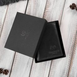 Portfel męski skórzany czarny w klasycznym fasonie z ochroną RFID Paolo Peruzzi AY-10-BL. Czarne portfele Paolo Peruzzi, bez wzorów, ze skóry. Za 59.00 zł.