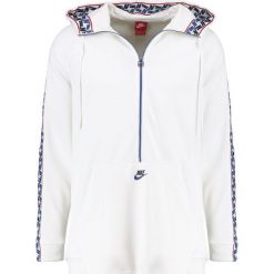 Nike Sportswear TAPED HALF Bluza z kapturem sand. Bluzki z długim rękawem marki Nike Sportswear. Za 359.00 zł.