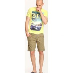 T-SHIRT KRÓTKI RĘKAW MĘSKI Z NADRUKIEM. Bluzki z długim rękawem marki TOP SECRET. W wyprzedaży za 29.99 zł.
