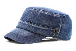 Jeansowa Czapka z Daszkiem (Patrolówka) - Pako Jeans - Granatowa. Niebieskie czapki z daszkiem Pako Jeans, na lato, bez wzorów, z bawełny. Za 55.00 zł.