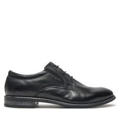 Półbuty Bugatti. Czarne eleganckie półbuty Bugatti, bez wzorów, bez obcasa, bez zapięcia. Za 209.99 zł.