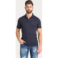 POLO Armani Exchange. Niebieskie koszulki polo sportowe Armani Exchange, l, bez wzorów, z bawełny, z asymetrycznym kołnierzem, bez ramiączek. Za 244.30 zł.