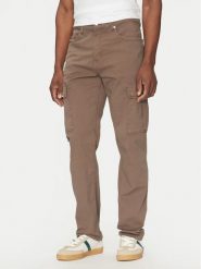 Guess Spodnie materiałowe M5RA68 WGXV1 Brązowy Regular Fit. Brązowe spodnie materiałowe Guess, m, z aplikacjami, z bawełny. Za 359.99 zł.