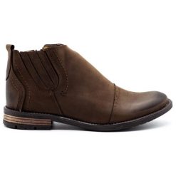 KOMODO Buty męskie zimowe 872K brązowe. Brązowe botki sznurowane na zimę, bez wzorów, ze skóry, bez obcasa, bez zapięcia. Za 438.49 zł.