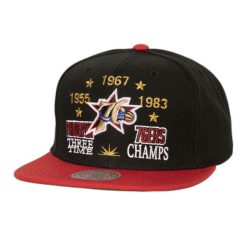Czapka typu snapback Mitchell & Ness Champ Is Here Philadelphia 76ers. Czarne czapki z daszkiem Mitchell & Ness, bez wzorów. Za 214.50 zł.
