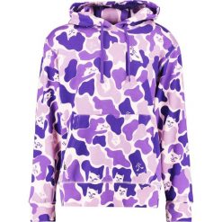 RIPNDIP NERMAL CAMO HOODIE Bluza z kapturem purple. Bluzy z kapturem marki RIPNDIP, m, z bawełny, z kapturem. Za 509.00 zł.