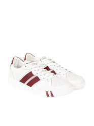 Bally Sneakersy "Wissal" | 6231628 | Wissal | Mężczyzna | Biały, Bordowy. Białe buty sportowe casual Bally, z aplikacjami, ze skóry, bez zapięcia. W wyprzedaży za 1,499.00 zł.