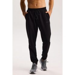 Męskie spodnie dresowe sportowe Rough Radical Cotton Active Joggers. Szare joggery i bojówki ROUGH RADICAL, m, bez wzorów, z dresówki. W wyprzedaży za 144.42 zł.