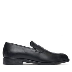 Półbuty BOSS. Czarne eleganckie półbuty Boss, bez wzorów, bez obcasa, bez zapięcia. Za 579.99 zł.