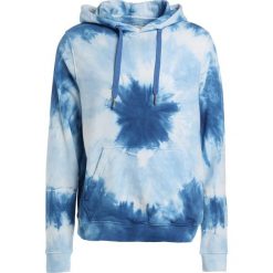 True Religion HOODY Bluza z kapturem atlantic. Bluzy marki True Religion. W wyprzedaży za 359.50 zł.