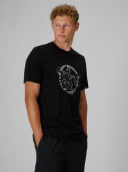 4F T-shirt regular z nadrukiem męski - czarny L. Czarne t-shirty 4F, l, bez wzorów, z bawełny, bez kołnierzyka, bez ramiączek. Za 69.99 zł.