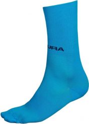 Skarpety Endura Pro Sl Ii Jasnoniebieskie. Niebieskie skarpety ENDURA, bez wzorów, z materiału. Za 73.99 zł.