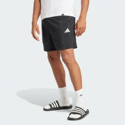 Szorty Essentials Small Logo Chelsea. Brązowe szorty Adidas, s, bez wzorów, z materiału, sportowe. Za 129.00 zł.