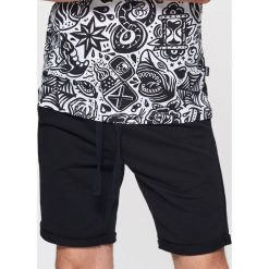 Dresowe szorty - Czarny. Krótkie spodenki sportowe marki Cropp. Za 59.99 zł.