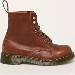 Dr Martens - Buty. Żółte botki sznurowane Dr. Martens, bez wzorów, z materiału, bez obcasa, bez zapięcia. Za 799.90 zł.