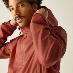 Kurtka turystyczna męska Lyle IV przeciwdeszczowa. Brązowe kurtki Regatta, m, bez wzorów, bez kaptura. Za 379.99 zł.