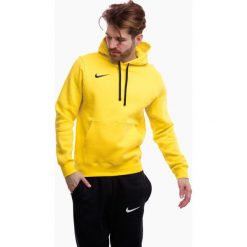 Bluza sportowa męska Nike Team Club 20 Hoodie. Zielone bluzy bez kaptura Nike, m, bez wzorów, bez kaptura. Za 159.00 zł.