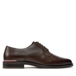 Półbuty Tommy Hilfiger. Brązowe eleganckie półbuty Tommy Hilfiger, bez wzorów, bez obcasa, bez zapięcia. Za 649.99 zł.
