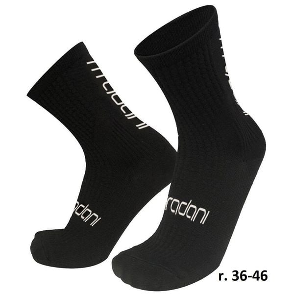 Skarpetki rowerowe unisex madani Flamingo. Czarne skarpety MADANI, bez wzorów. W wyprzedaży za 7.99 zł.