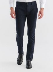 PAKO LORENTE – Granatowe spodnie męskie NIMA w subtelną kratę P000B-WX-214-G. Spodnie materiałowe Pako Lorente, na co dzień, l, bez wzorów, casualowe, długie. Za 199.99 zł.