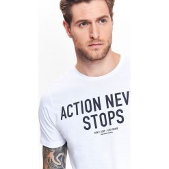 T-SHIRT MĘSKI Z NADRUKIEM. T-shirty marki TOP SECRET. W wyprzedaży za 14.99 zł.